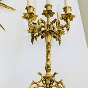 Chandeliers en bronze doré massif époque milieu XXe socles en marbre