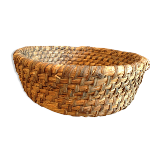 Braided straw basket