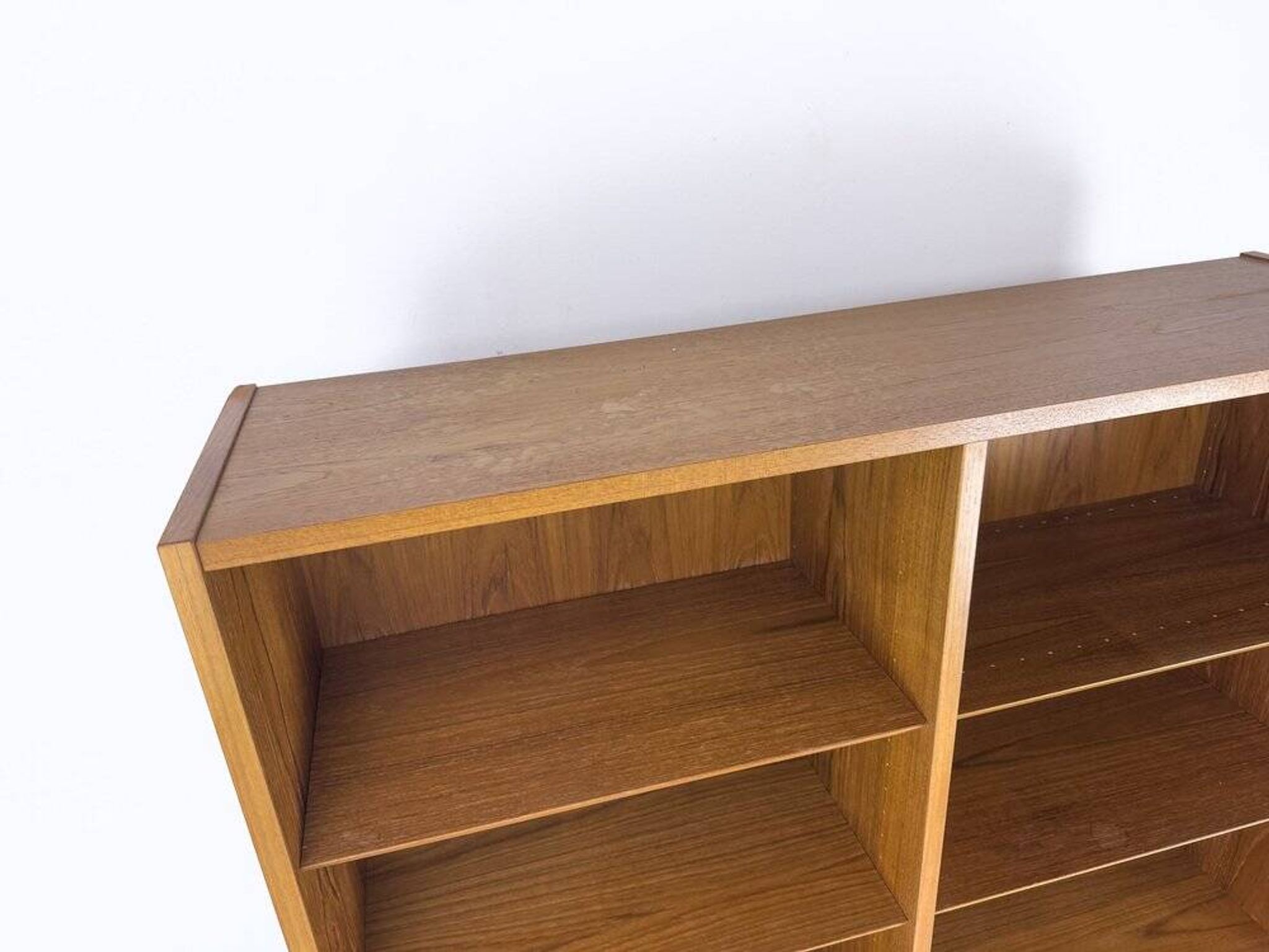 Large vintage teak bookshelf by Hundevad & Co., 1960s