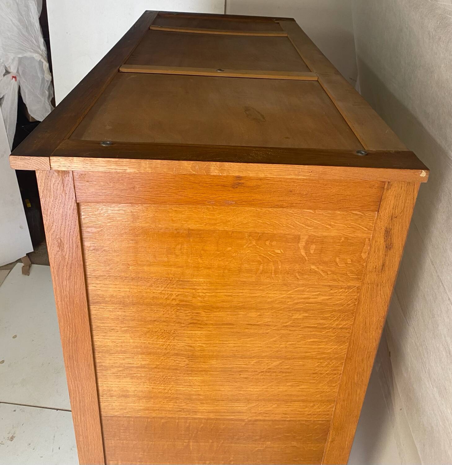 Armoire vintage pieds compas années 60