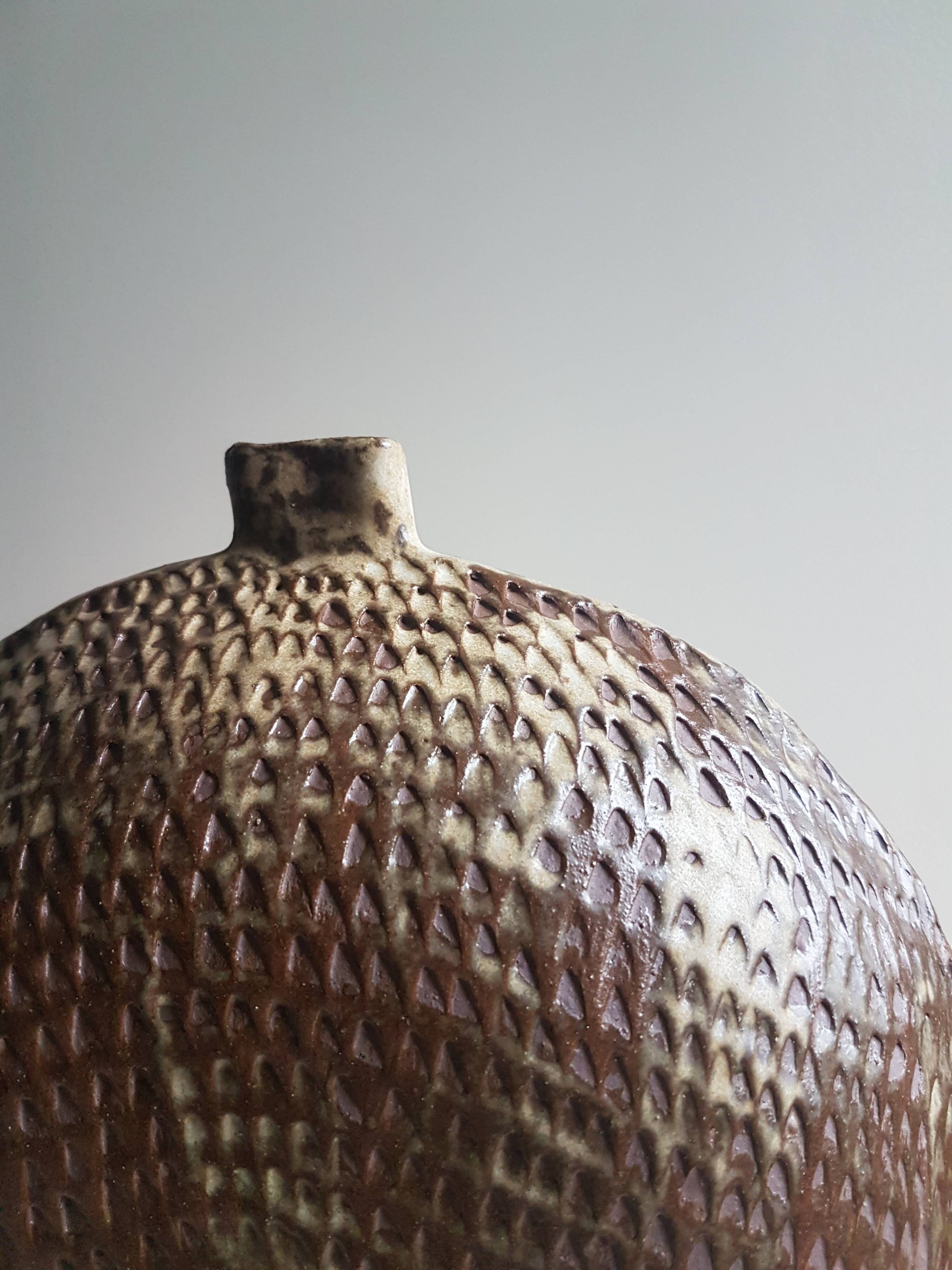 Large tambourine vase in stoneware