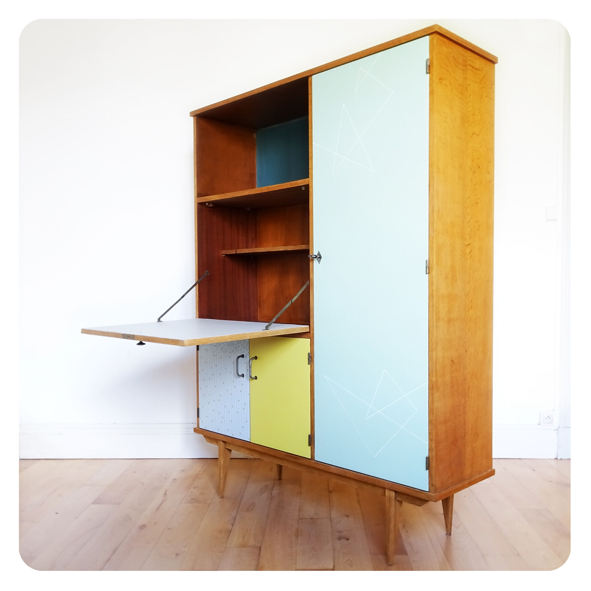 Armoire vintage