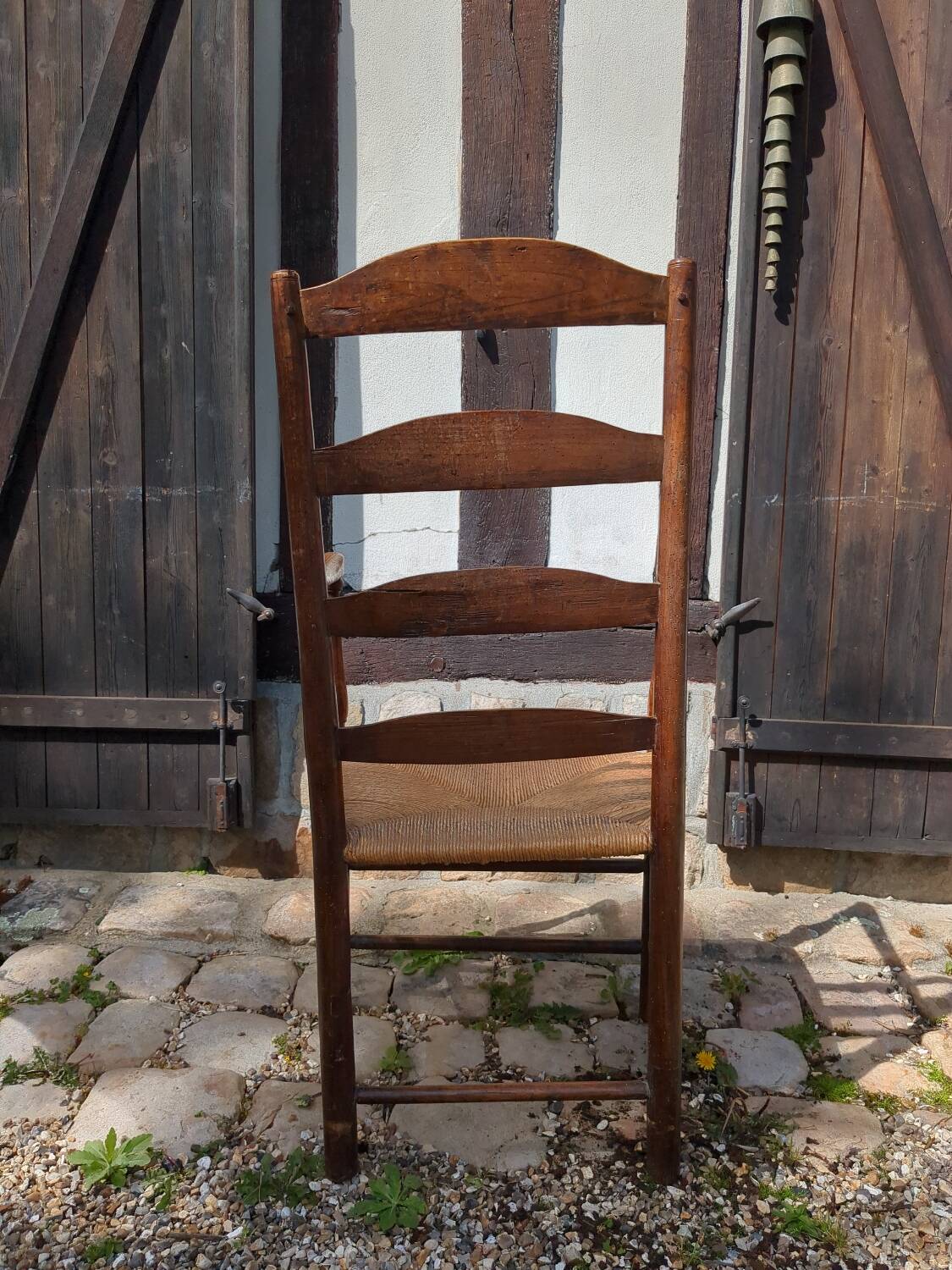 Fauteuil campagne en bois et paille début 20eme
