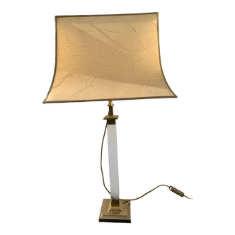 Lampe en plexiglas et laiton avec abat jour en papier d'origine forme pagode