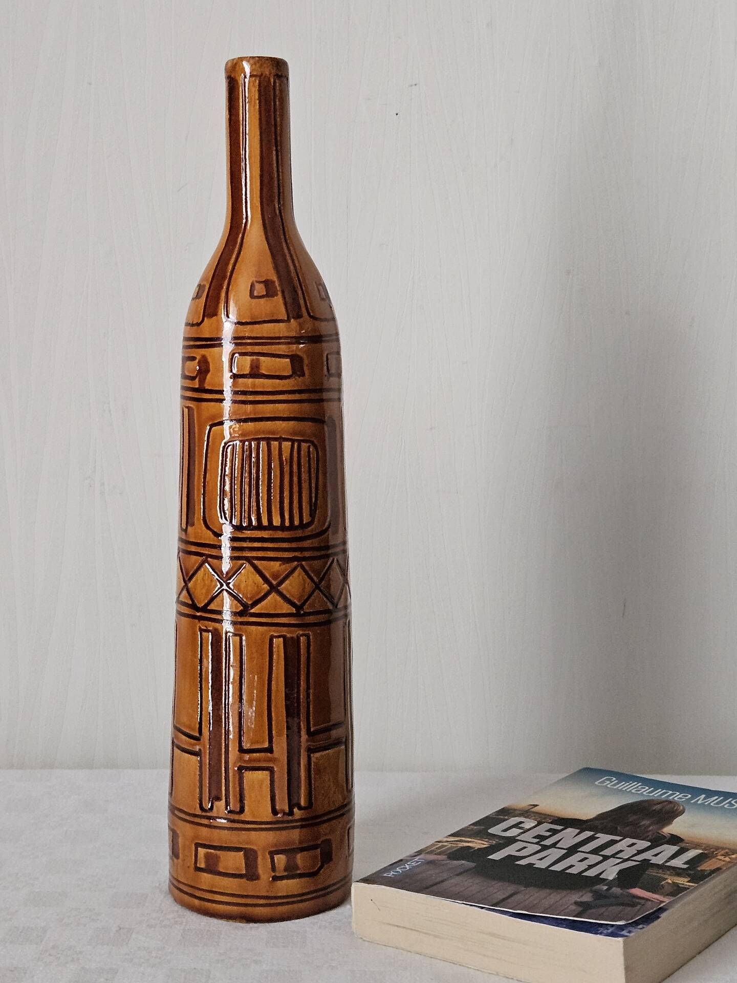Vase bouteille italien signé, 1950-60