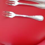 12 Christofle cake spoons. Ribbon template.