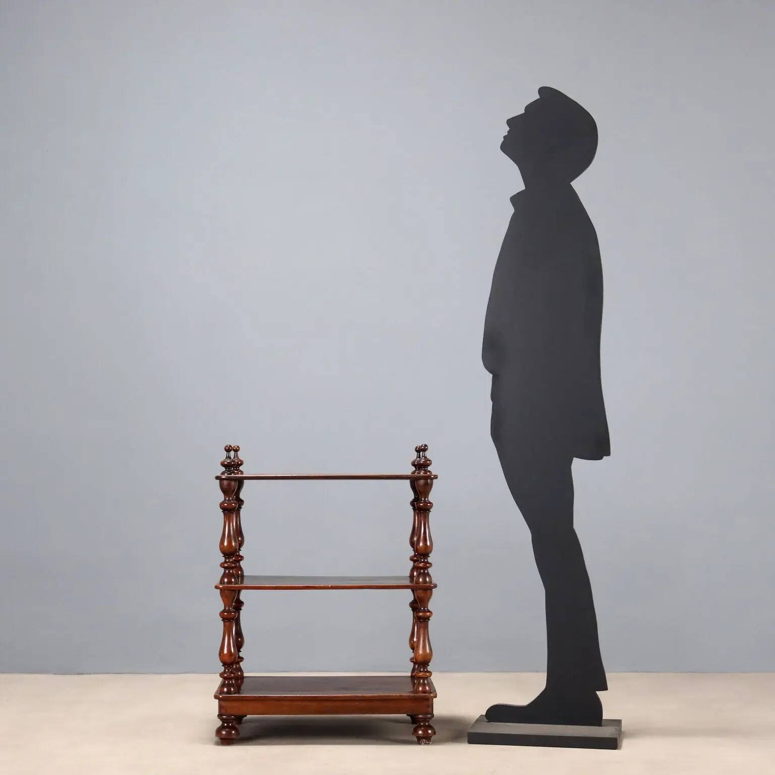 Walnut shelf, Italy, 19th century