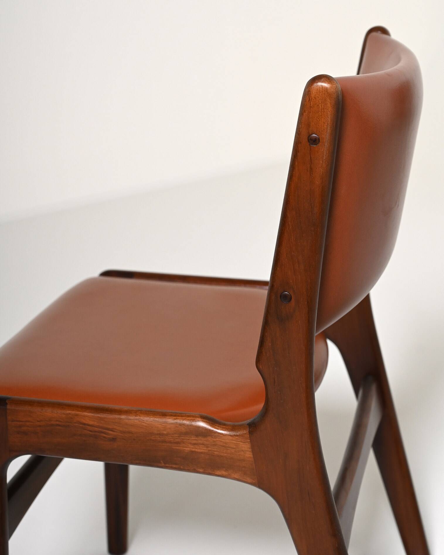 Set of six "Model 89" chairs by Erik Buch for Danish Anderstrup Møbelfabrik