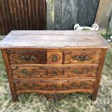 Commode Louis XV d’époque en noyer massif.