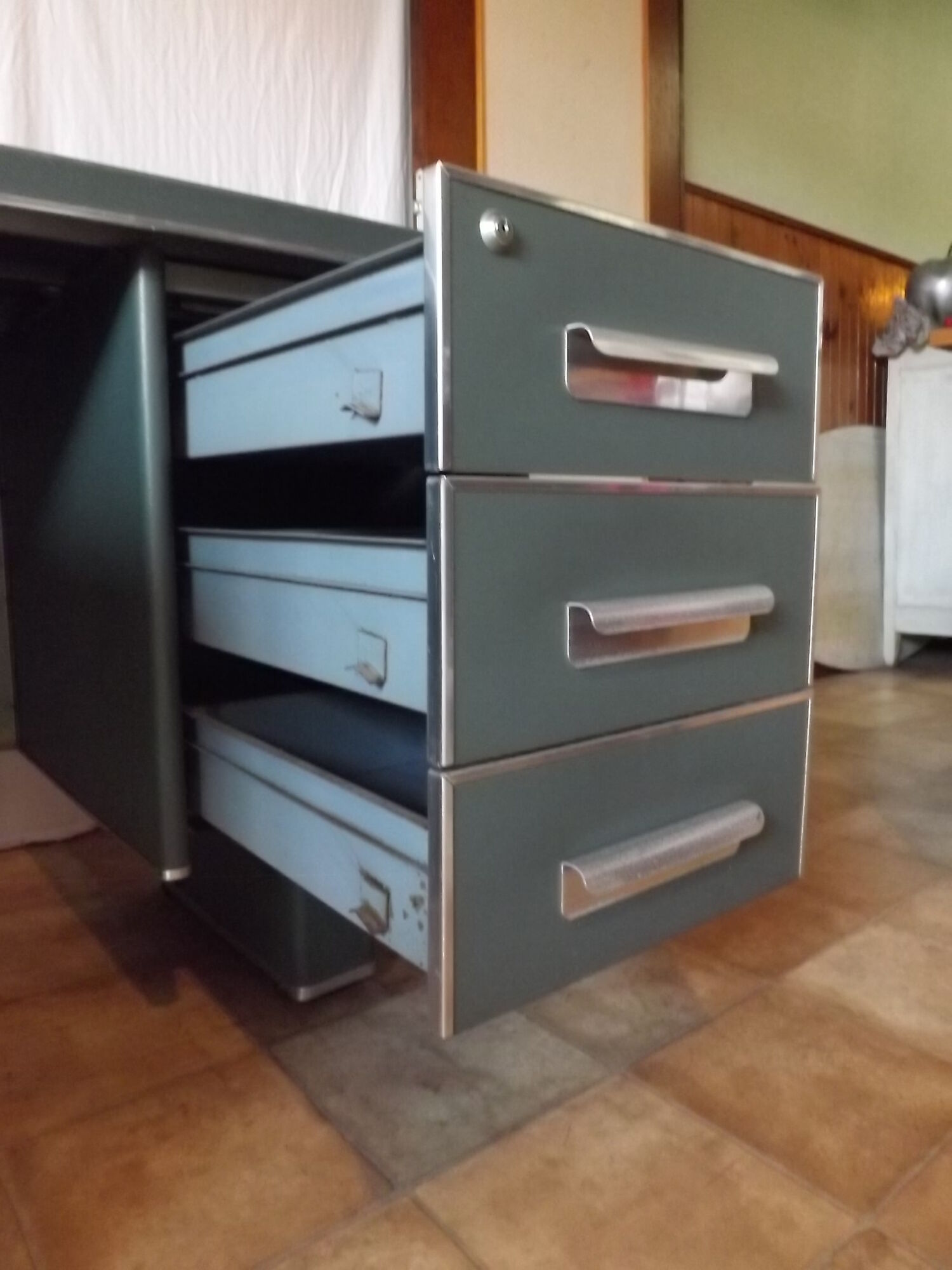 Desk strafor industrial metal covered skai green vintage 1950
