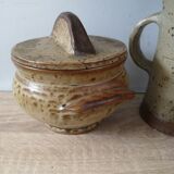 Lidded sandstone bowl