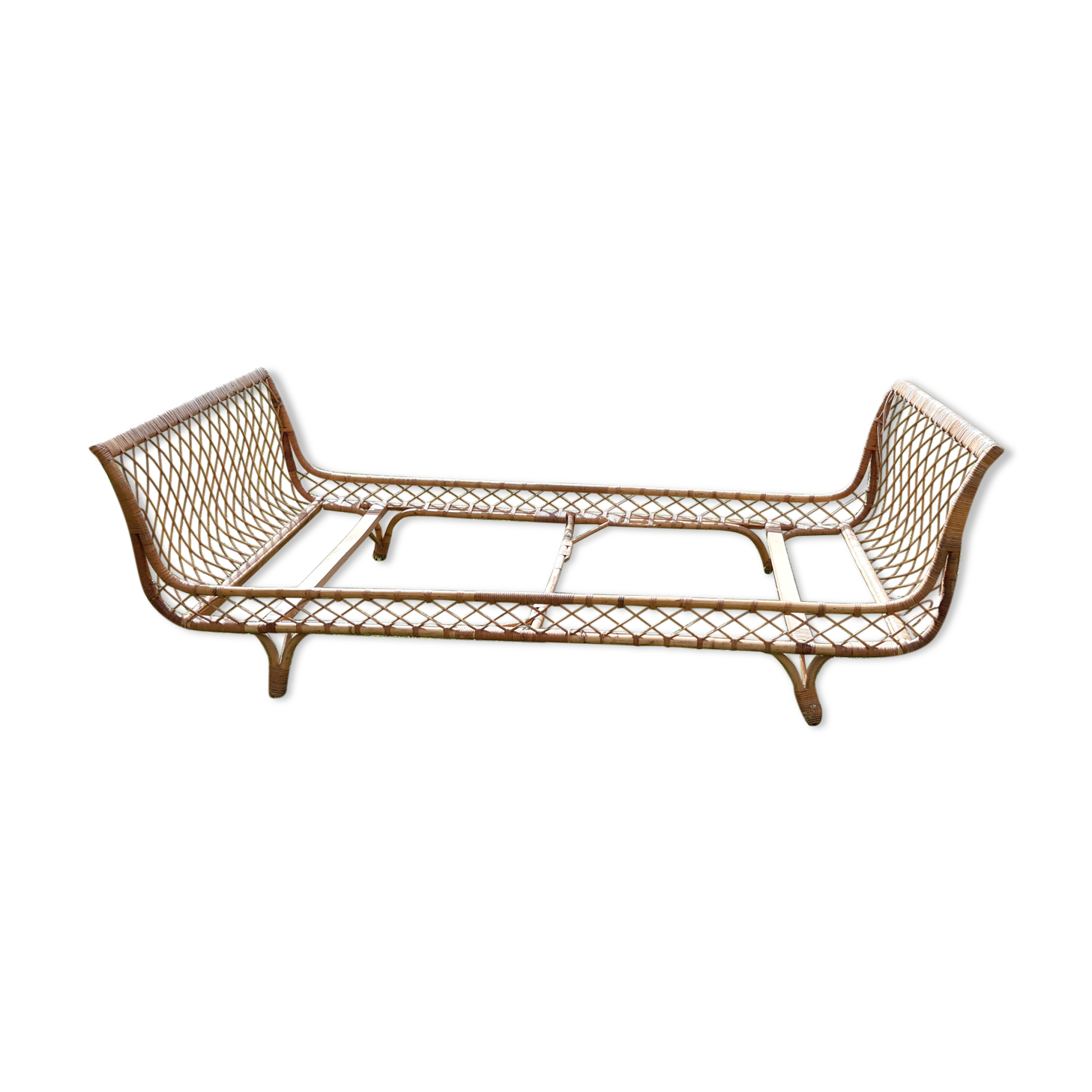 Rattan bed