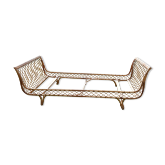 Rattan bed