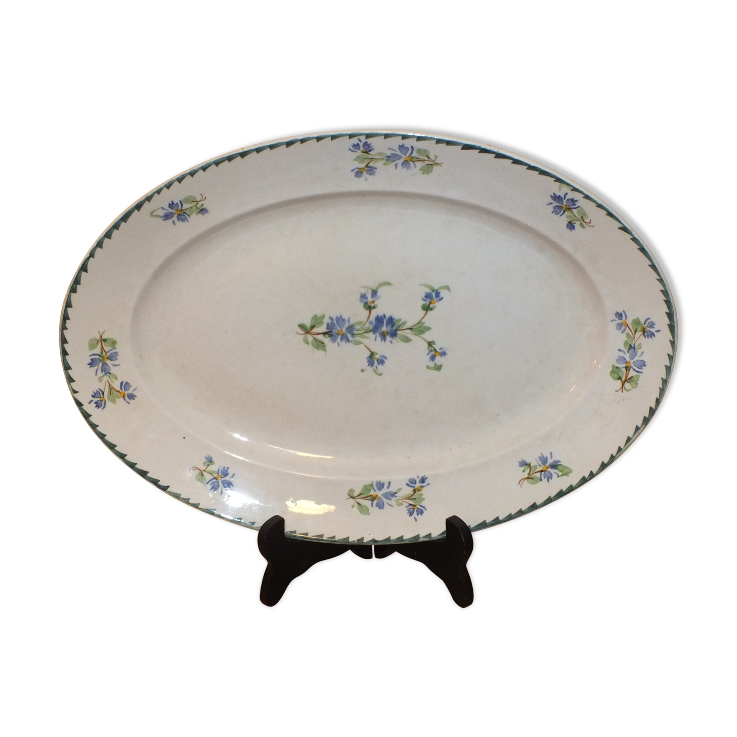 Plat ovale ancien en Terre de Fer décor bleuets