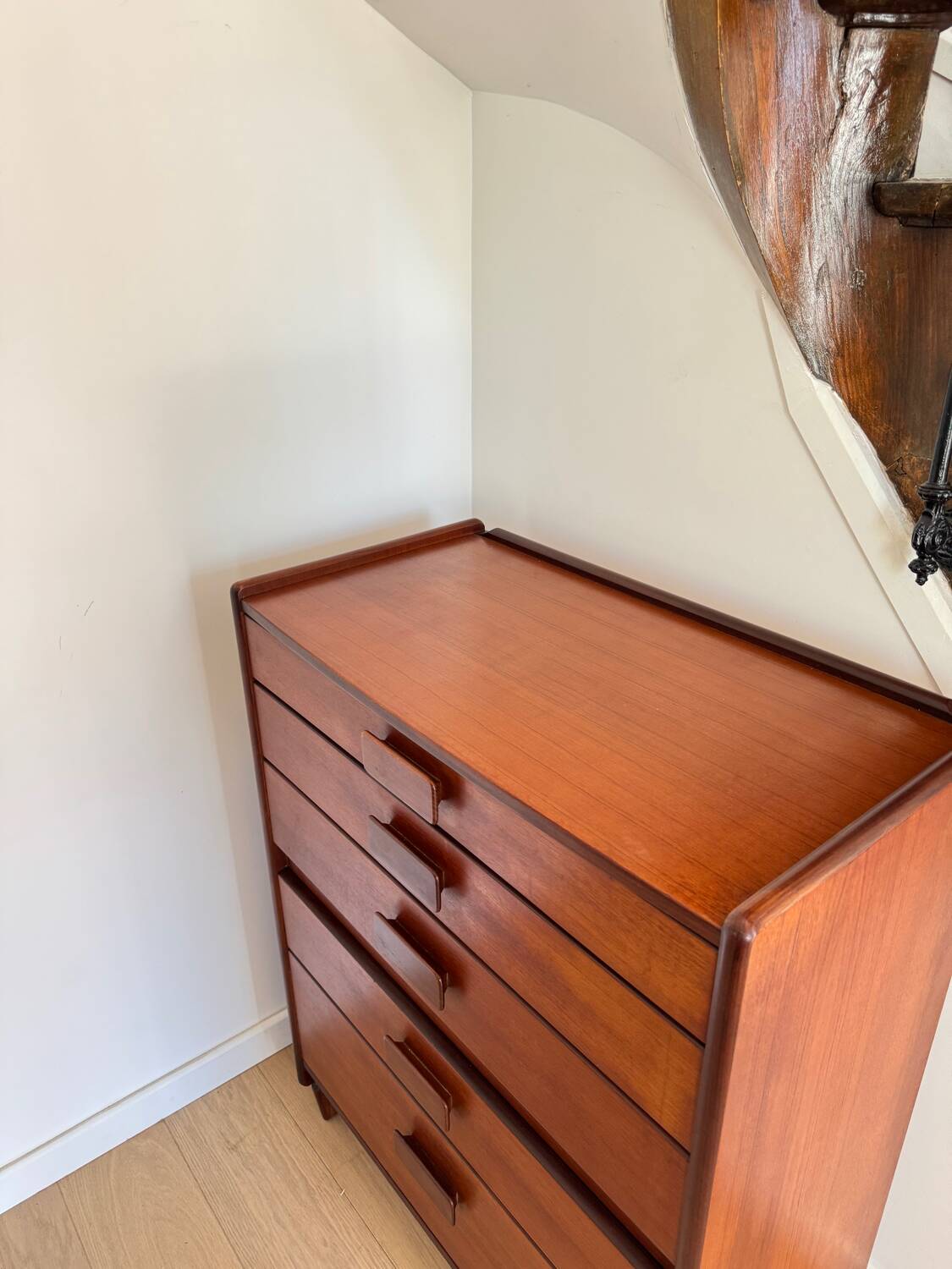 Commode haute 5 tiroirs en teck années 60