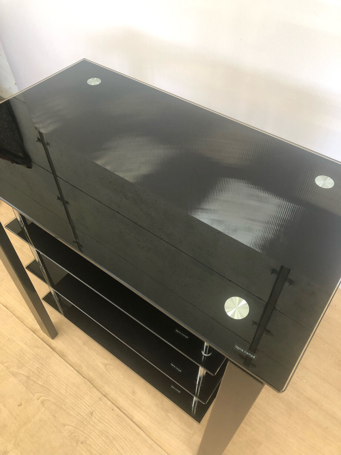 High black metal shelf with 3 tempered glass shelves