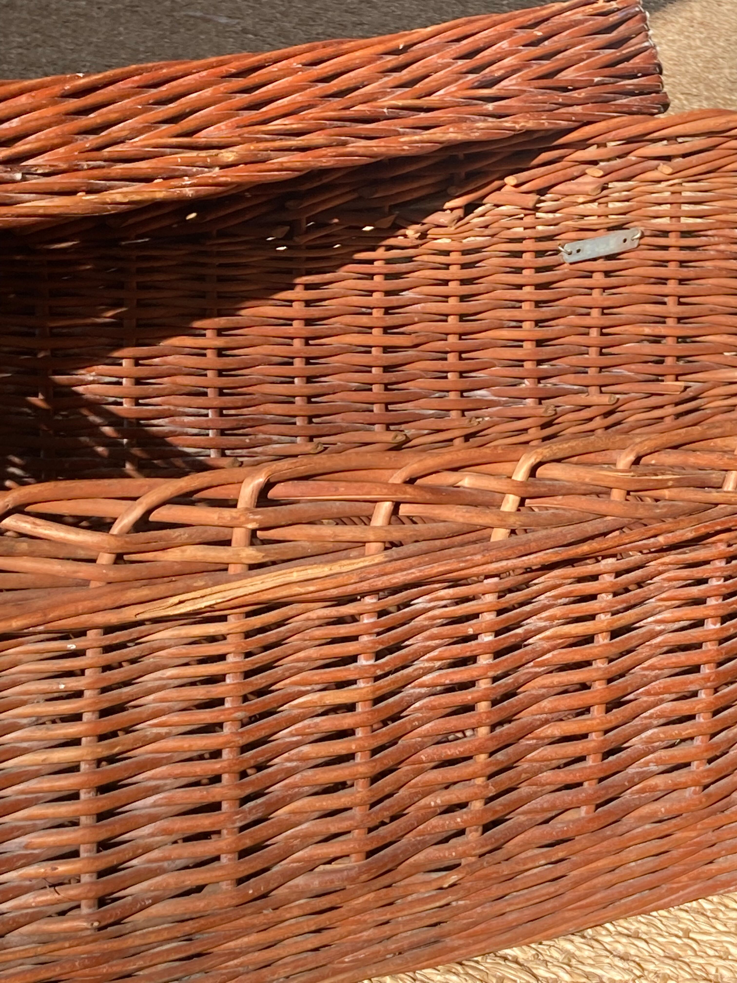 Malle en osier ancienne tressée vintage