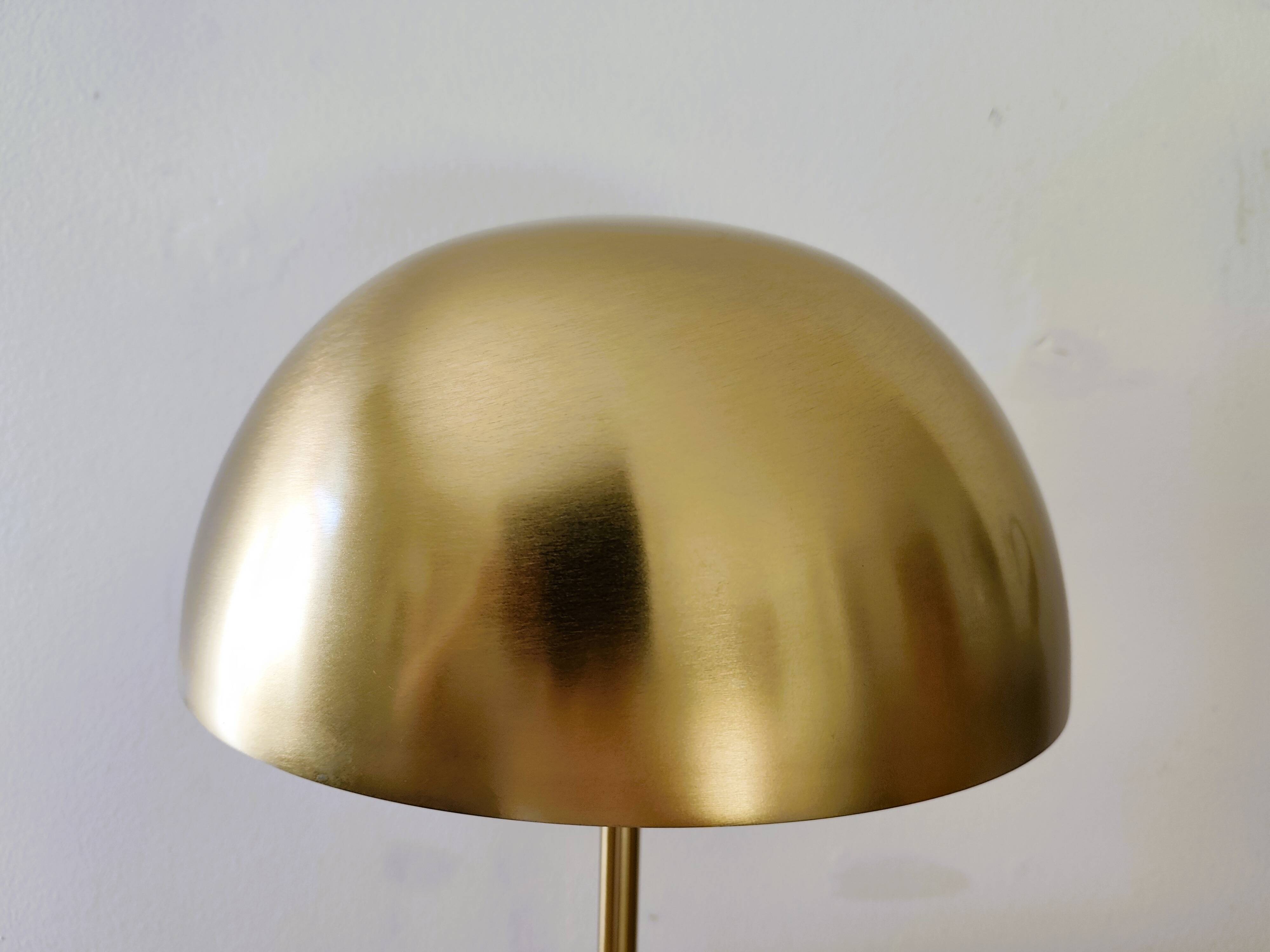 Golden mushroom lamp