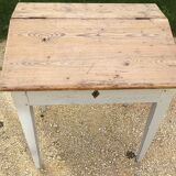 Petit bureau de pente ancien en sapin