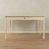 Charming Table