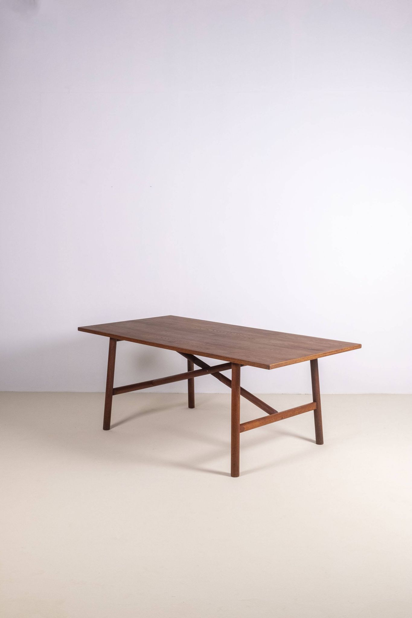 Table à manger en chêne par un ébéniste danois, années 1960, Danemark