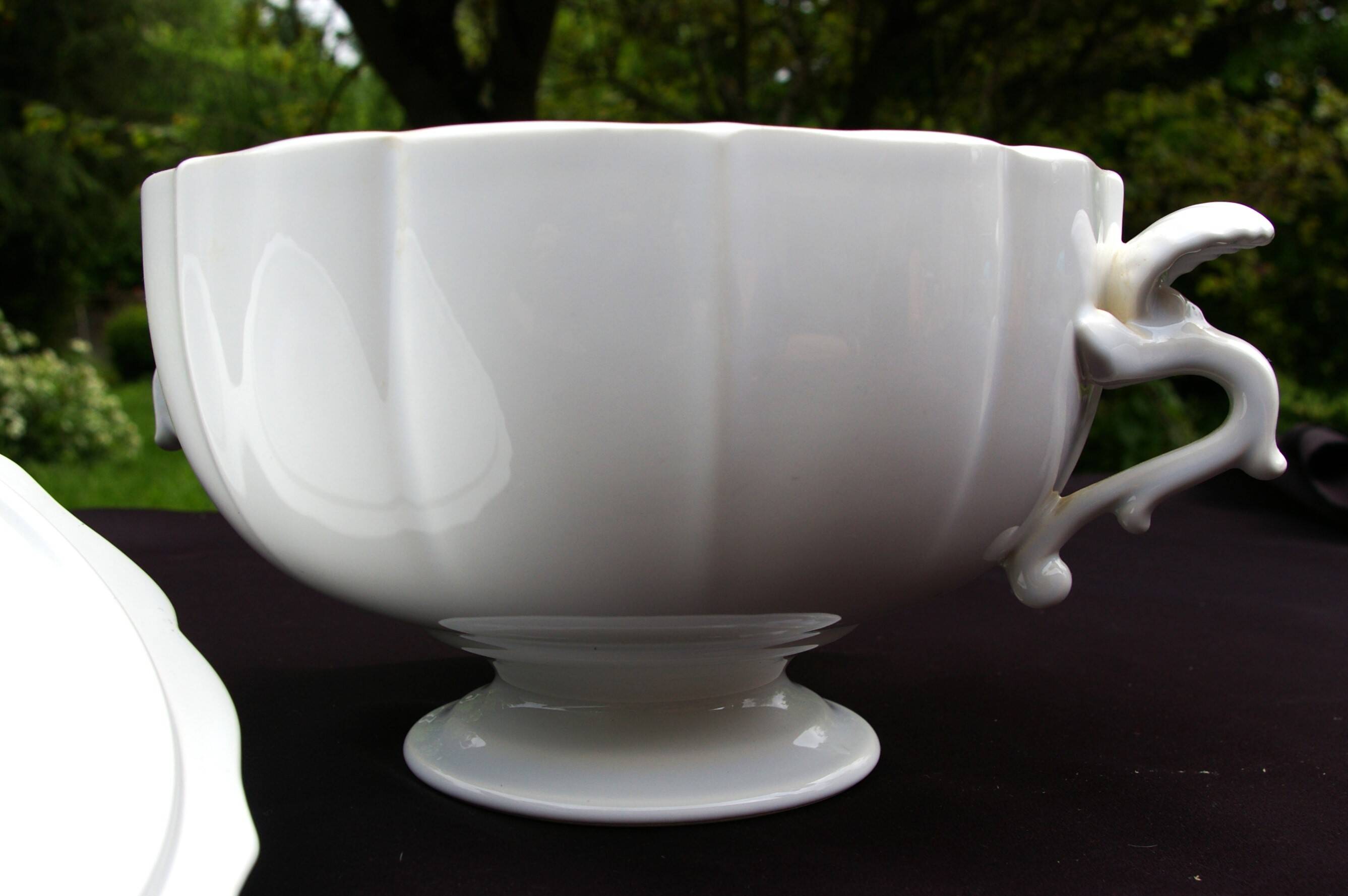 Tureen in white Gien earthenware Louis XV model