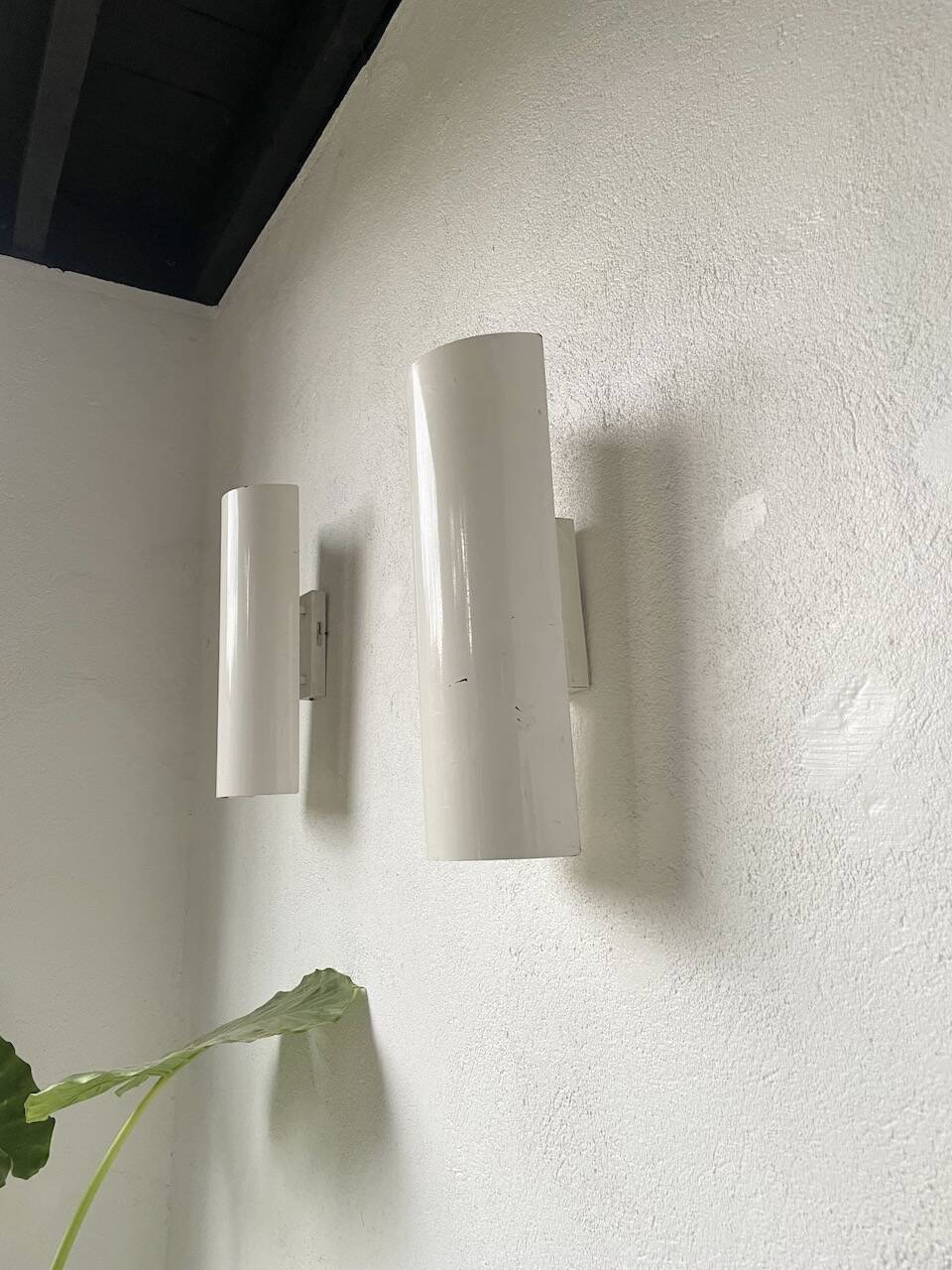 Pair of Parscot wall lights in white lacquered metal from the 80s