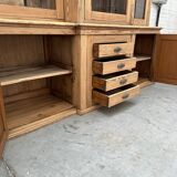 Masterful exhibition showcase from the early 20th century