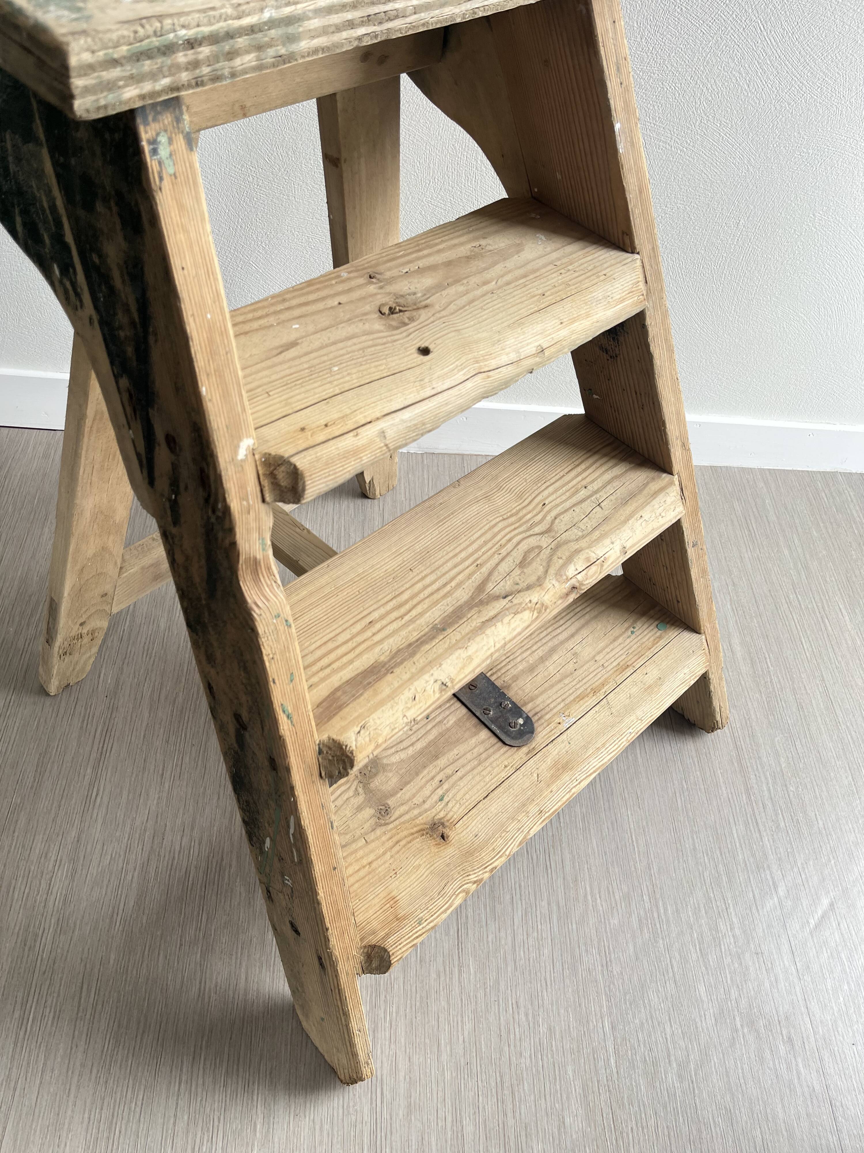 Escabeau de peintre bois patiné