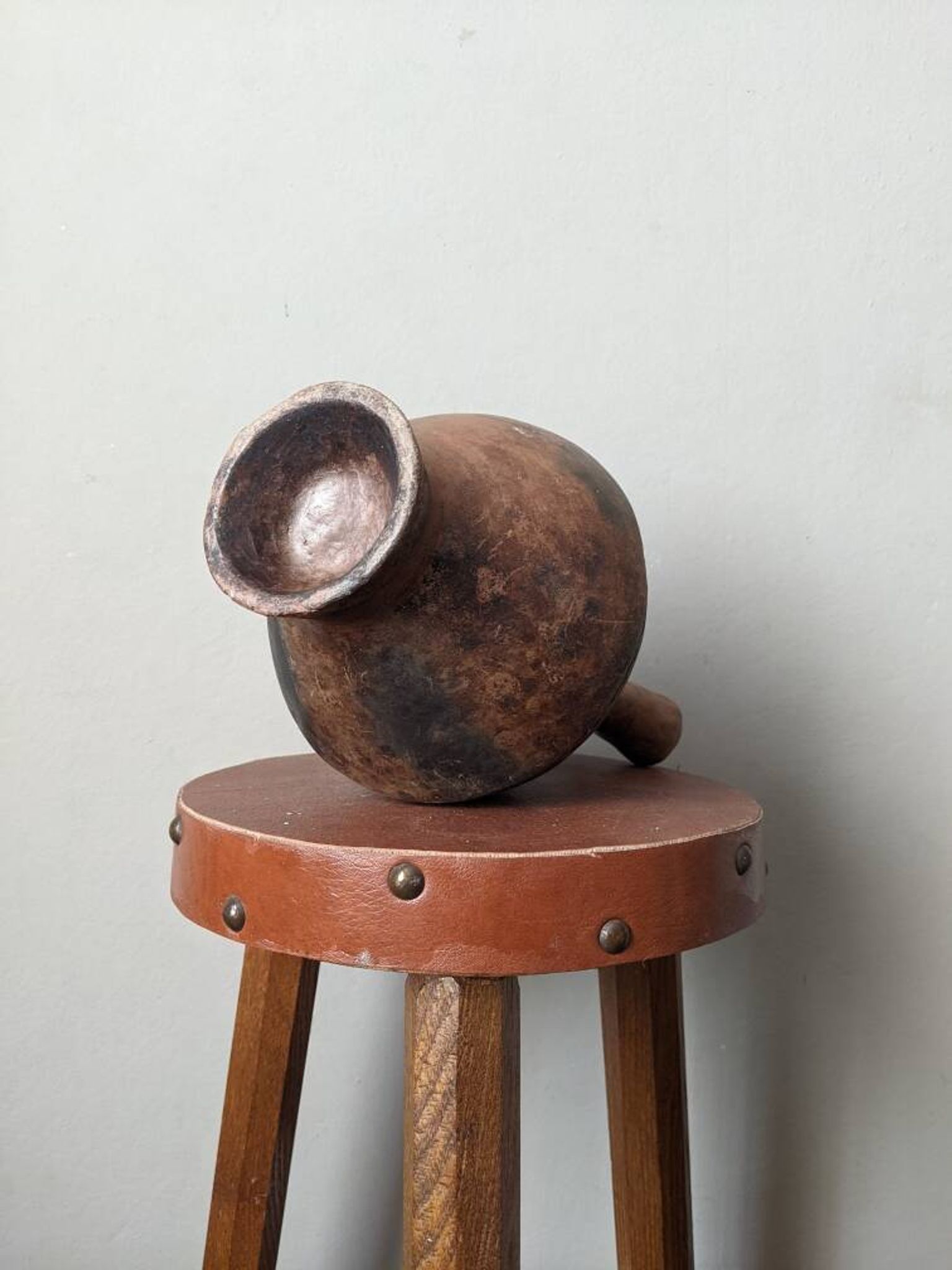 Gargoulette en céramique artisanale, poterie ethnique tribale