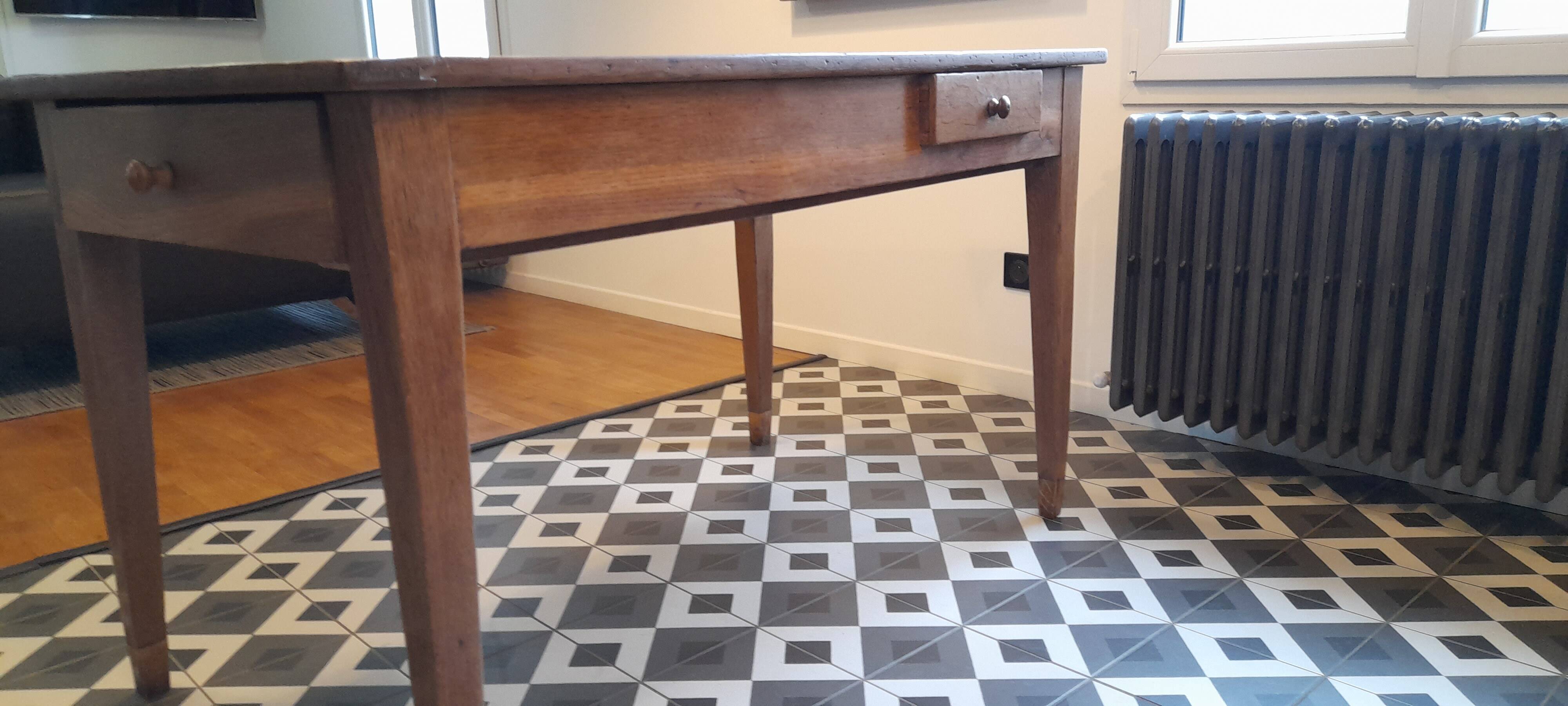 Brionnaise solid oak farm table