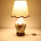 Ceramic lamp with low scalloped shade