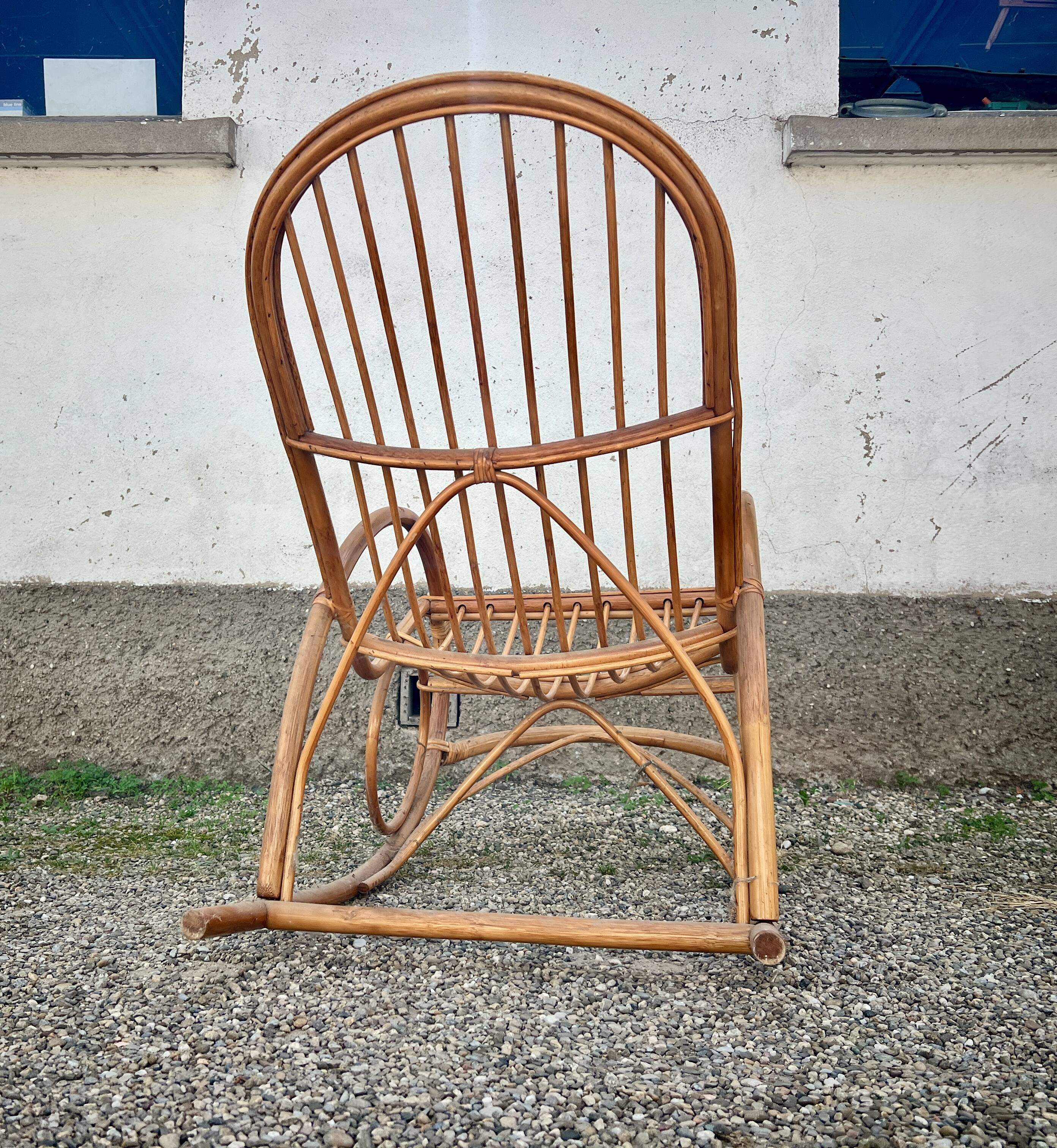 Adult rattan rocking chair – very good condition