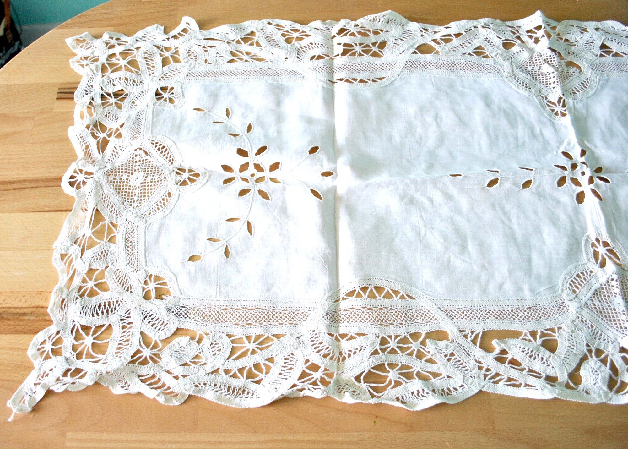 Vintage table runner lace tablecloth and openwork cotton embroidered 105x45 cm