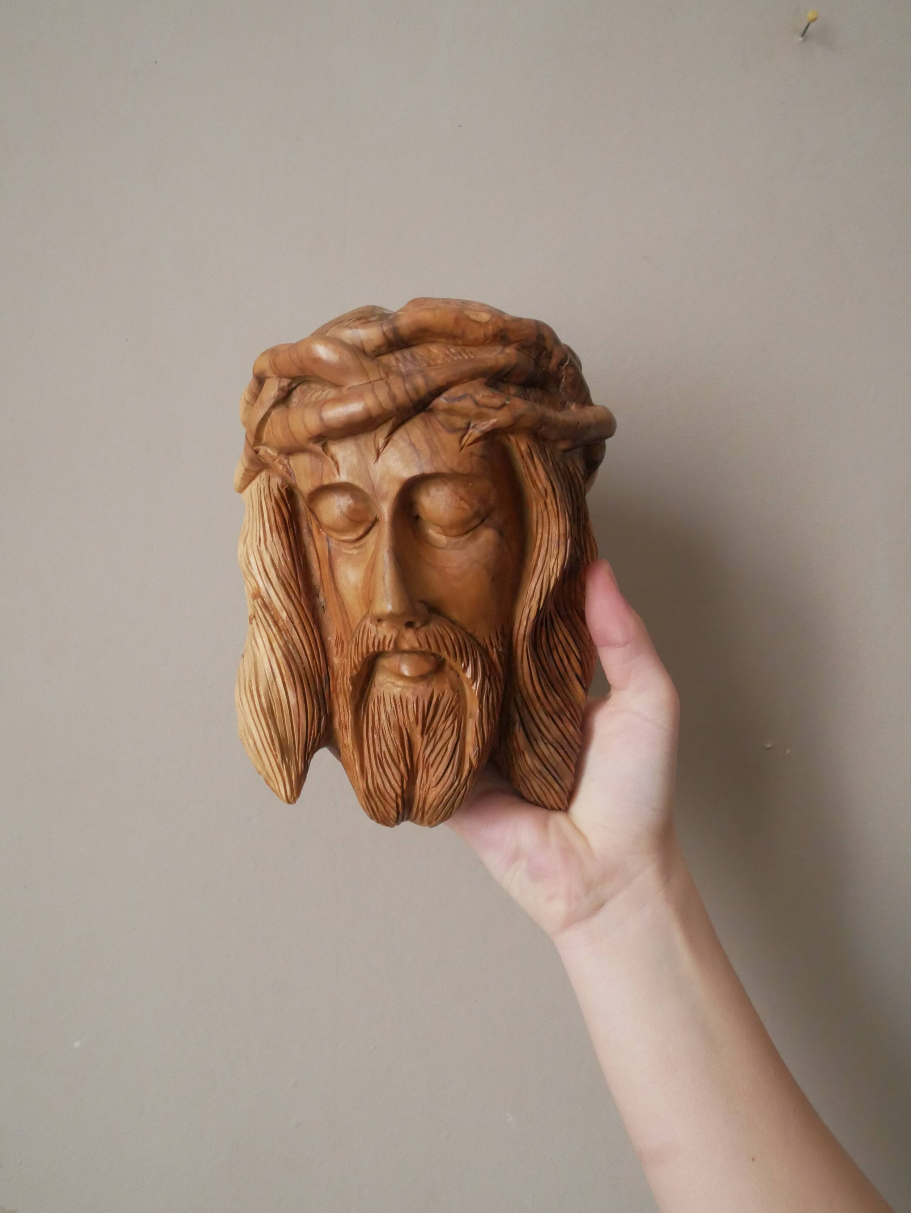 Christ in olive wood sculpture head face handcrafted decoration religious campaign
