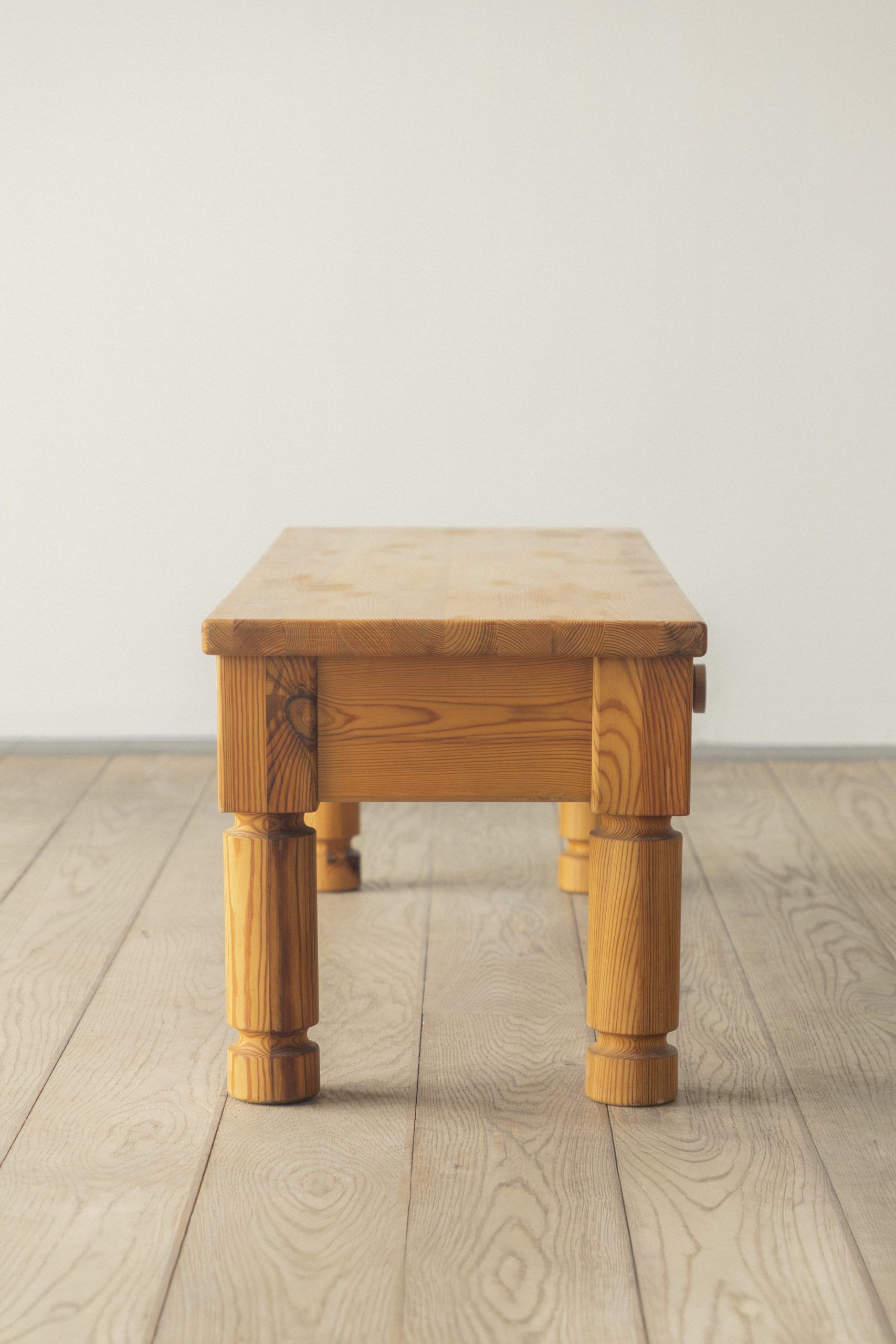 Uno & Östen Kristiansson, pine coffe table