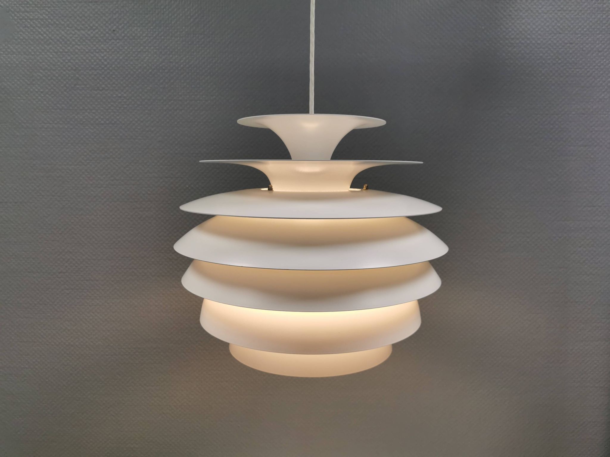 Suspension Barcelona, conçue par Bent Karlby Danemark