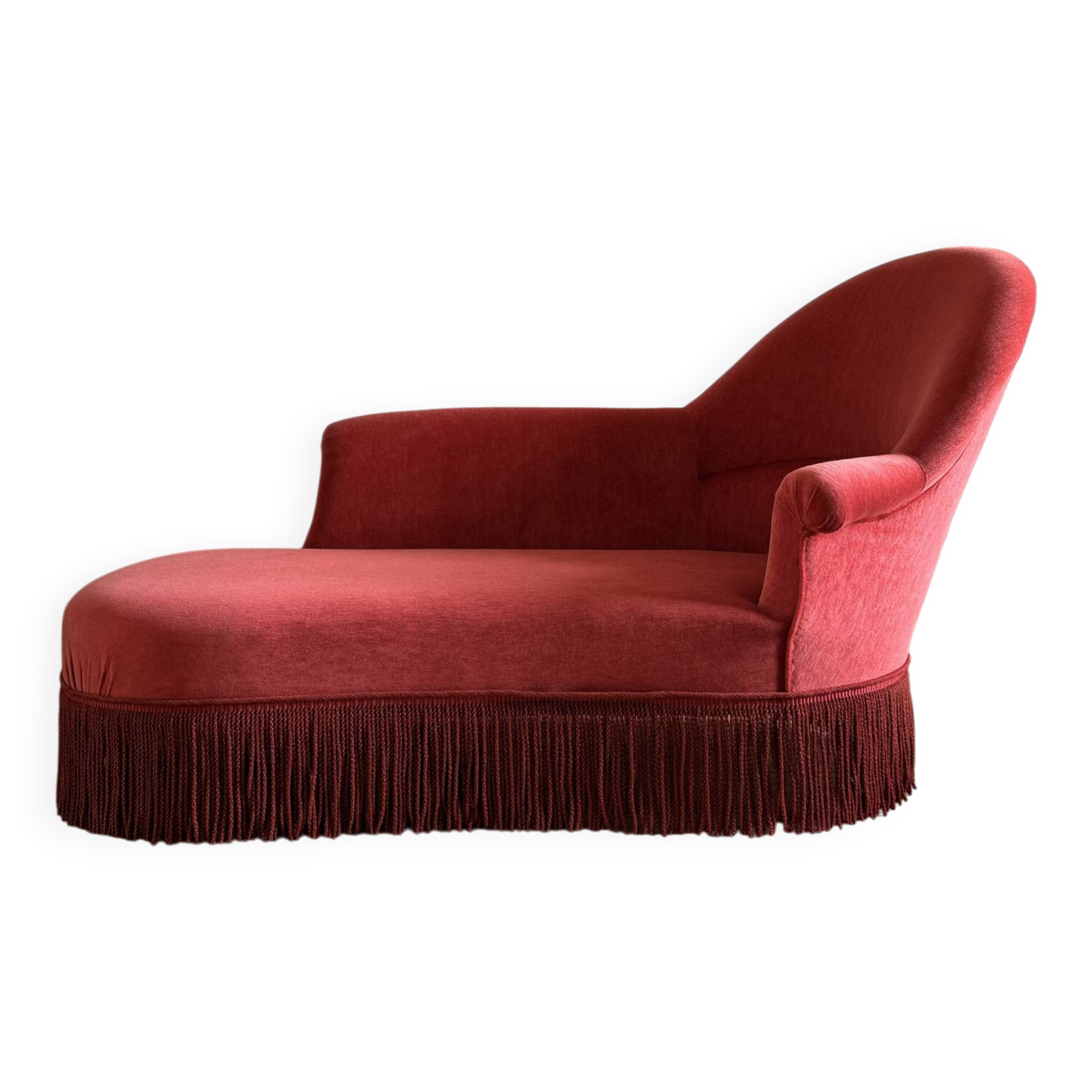 Napoleon III meridian in coral velvet with bouillon fringes – condition c