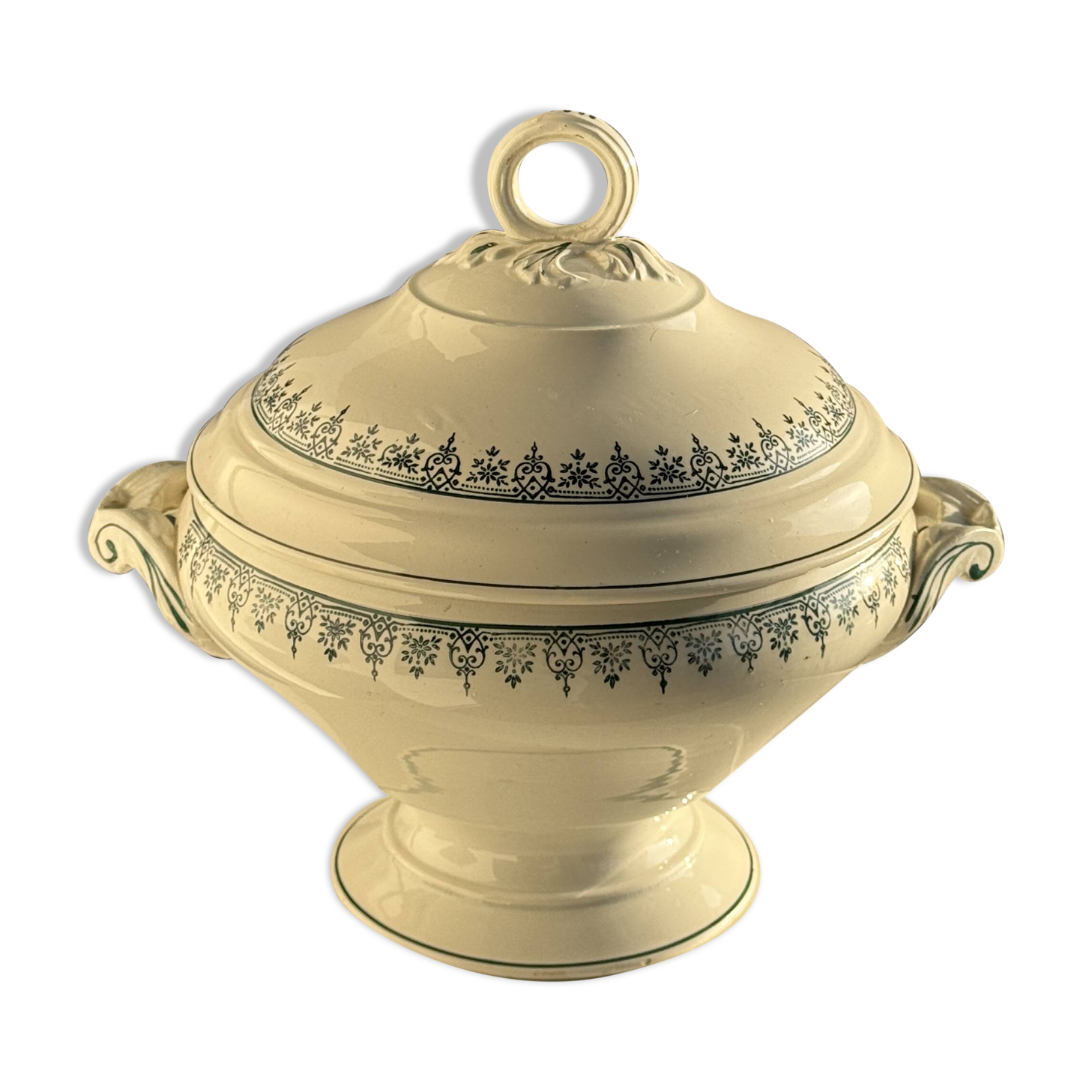 Covered soup tureen or vegetable dish in Saint Amand earthenware H29 D28