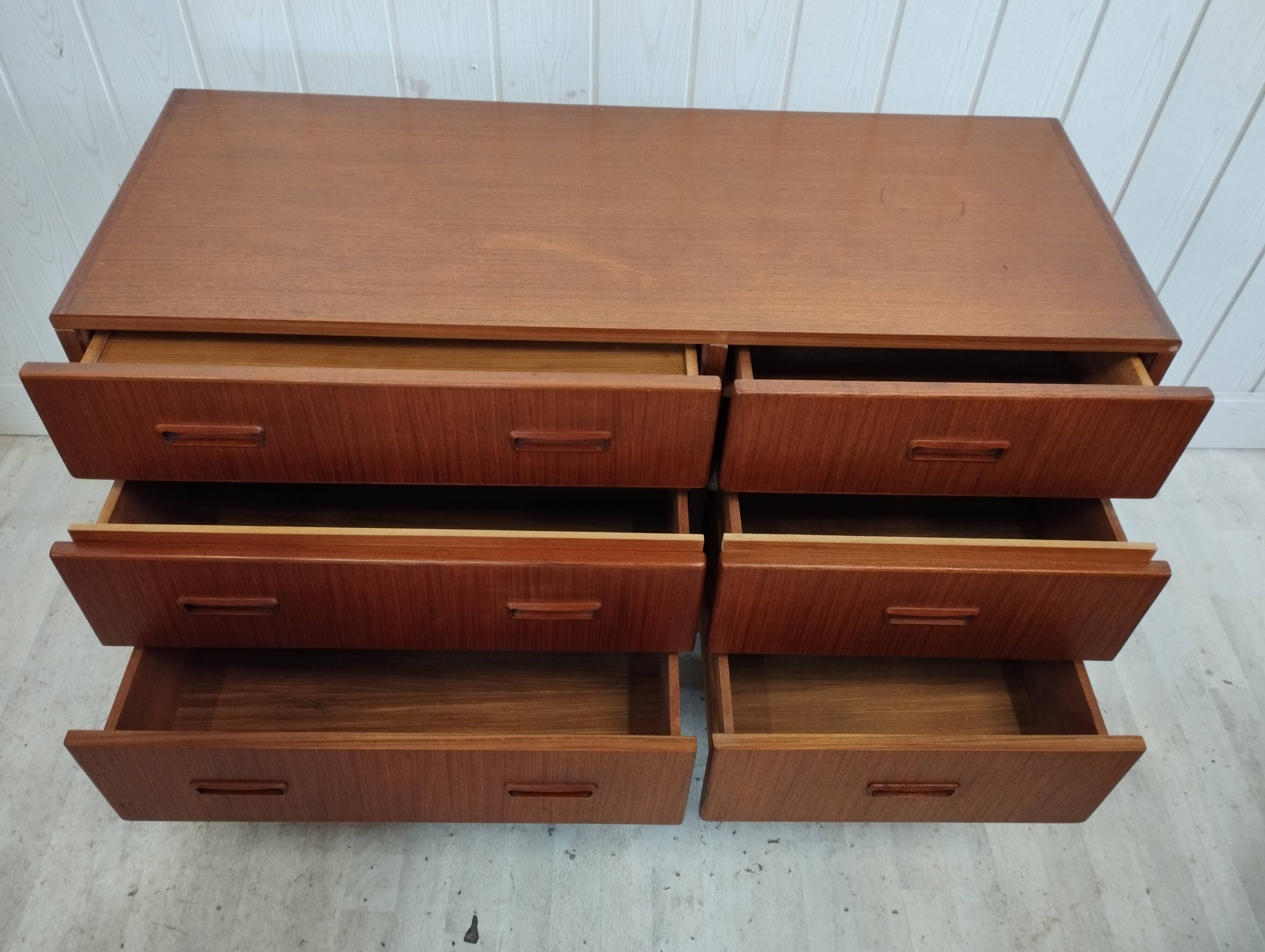 Commode scandinave en teck