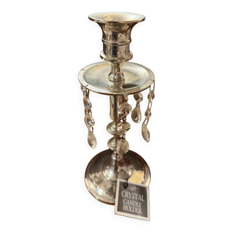 Crystal chandelier and silver-plated metal.