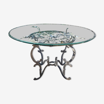 Beautiful round wrought iron table for 6 people