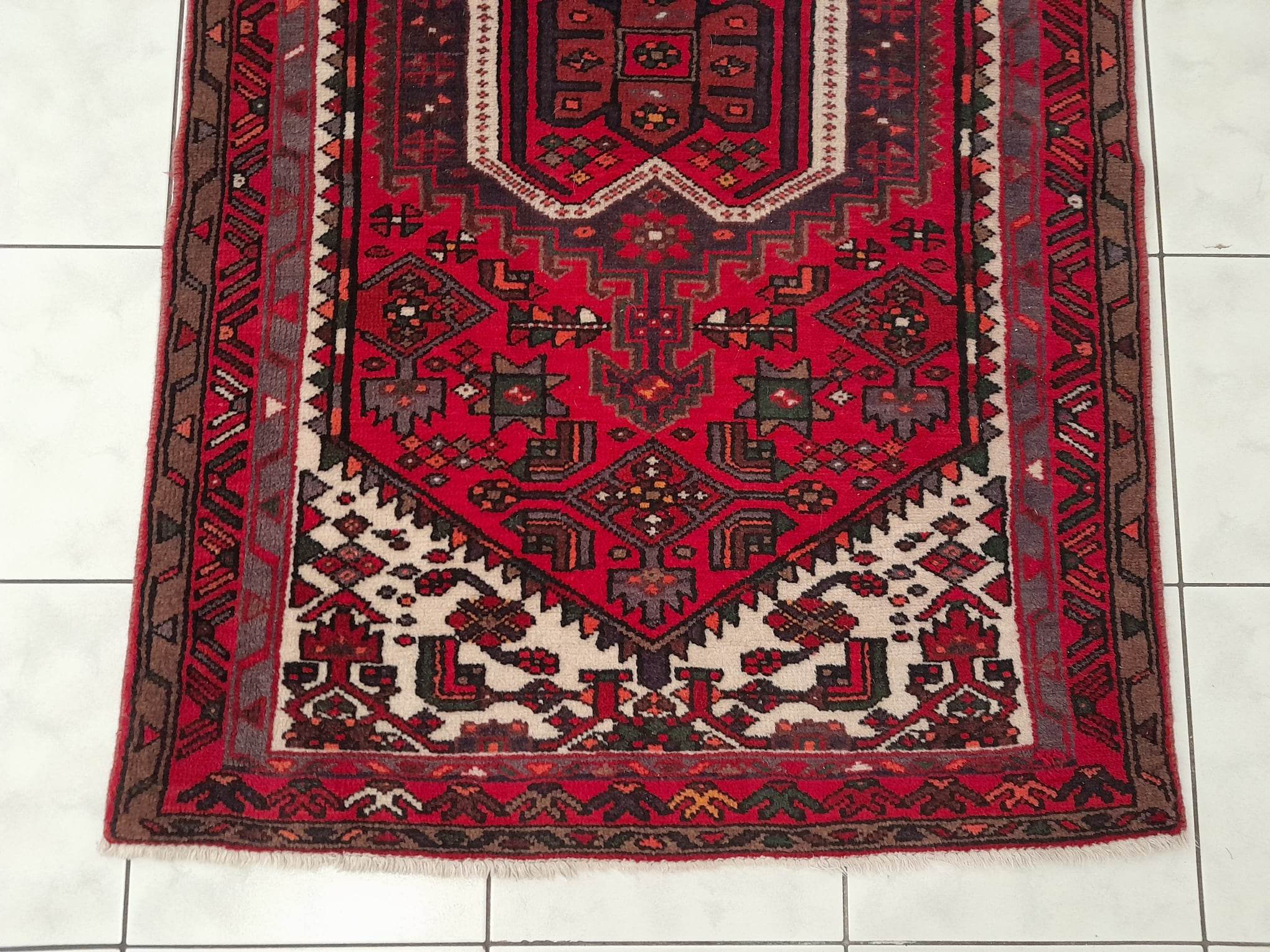 Handmade Persian Zangian Rug 166x103cm