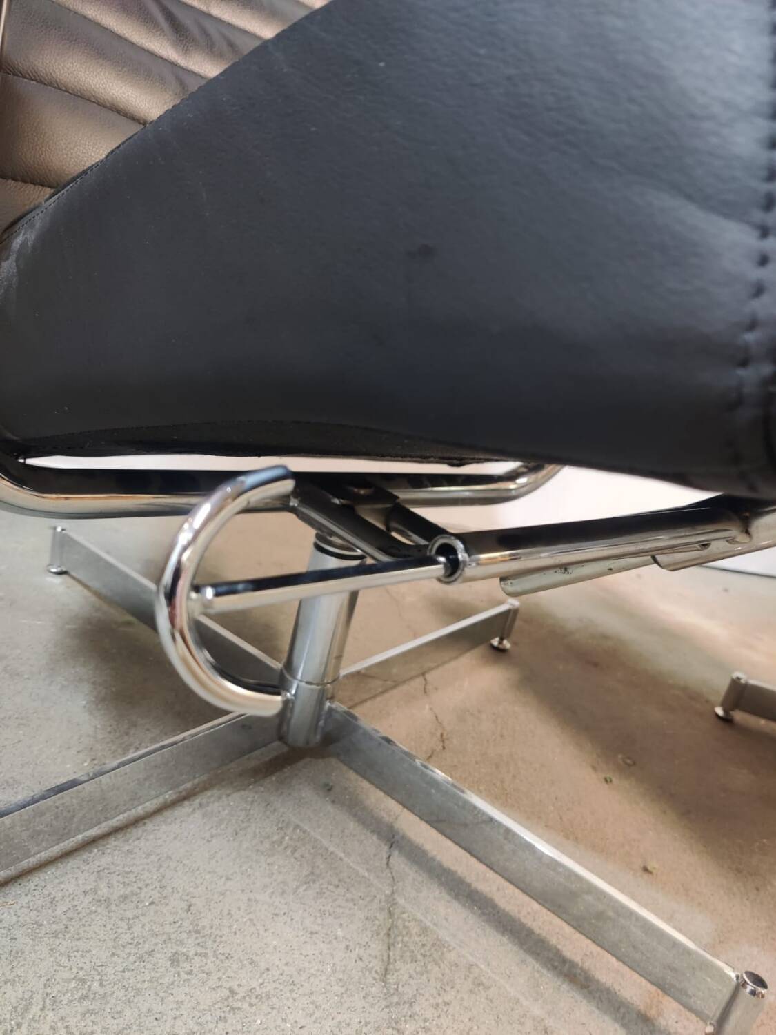 Fauteuil lounge et ottoman vintage