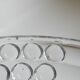 Coupe Art Déco en verre moulé et pied chromé