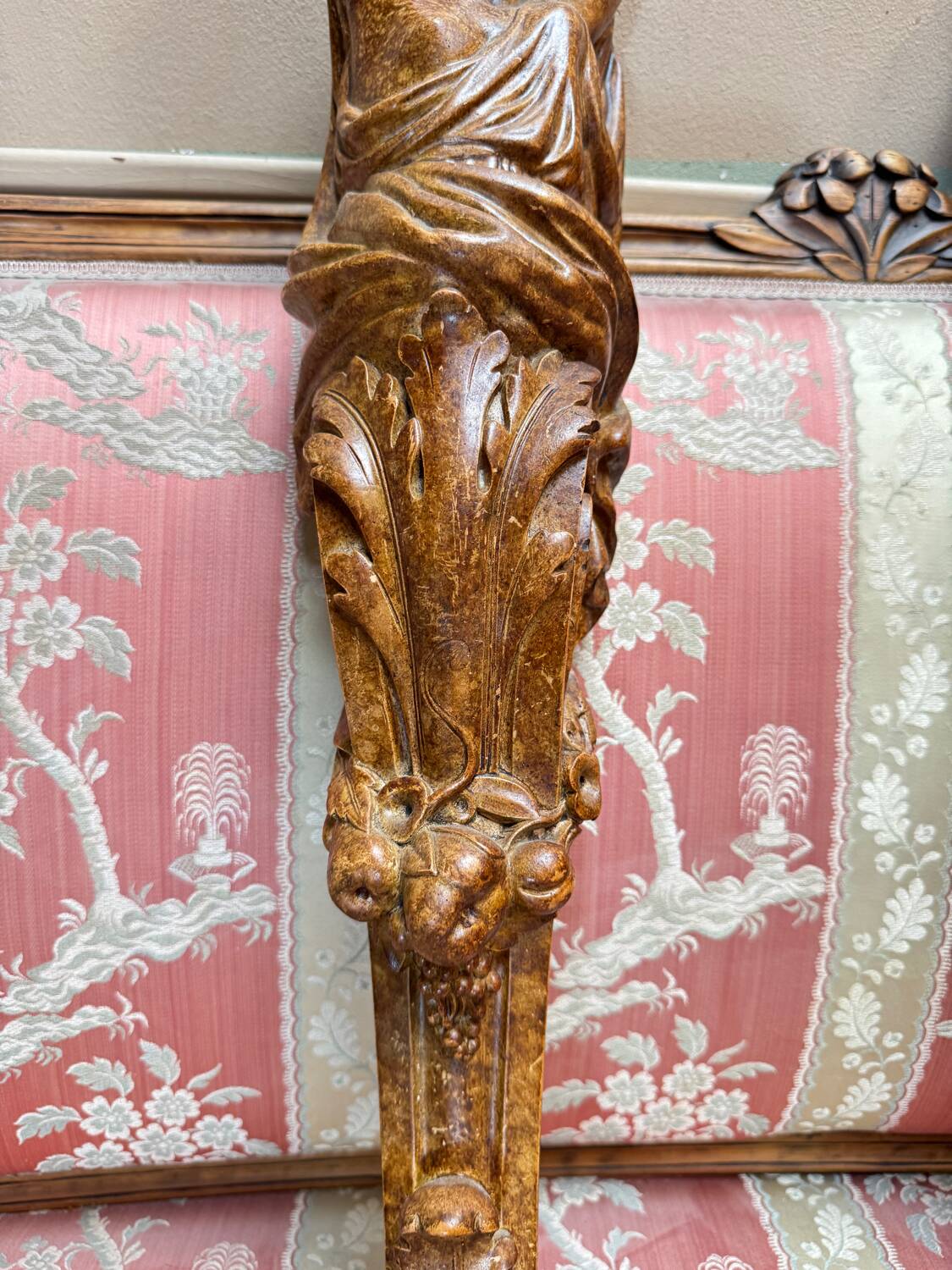 PAIR OF PAINTED PLASTER CONSOLES IN THE LOUIS XVI STYLE