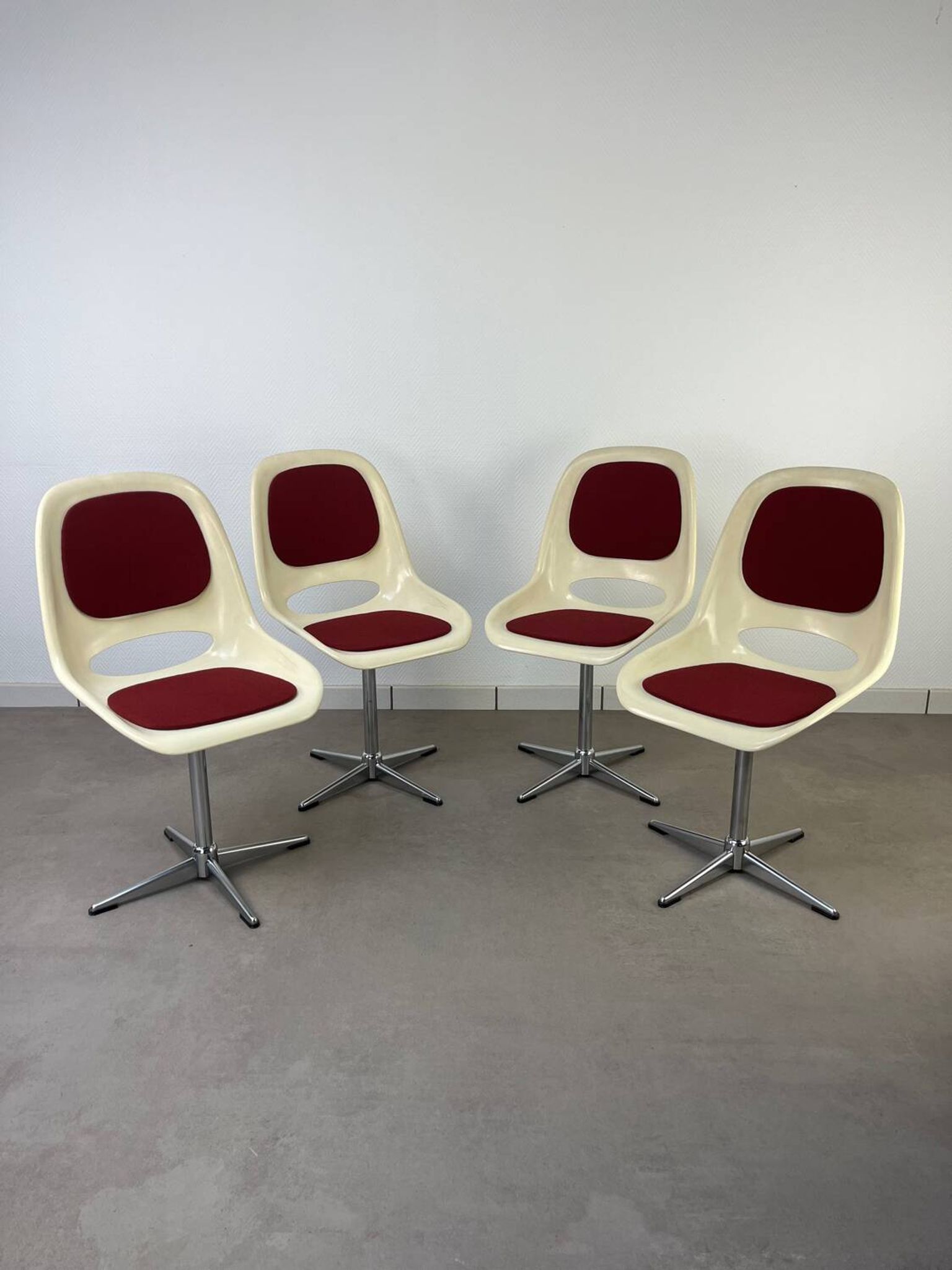 4 chaises Space Age, coque années 70 pour Lockhausen