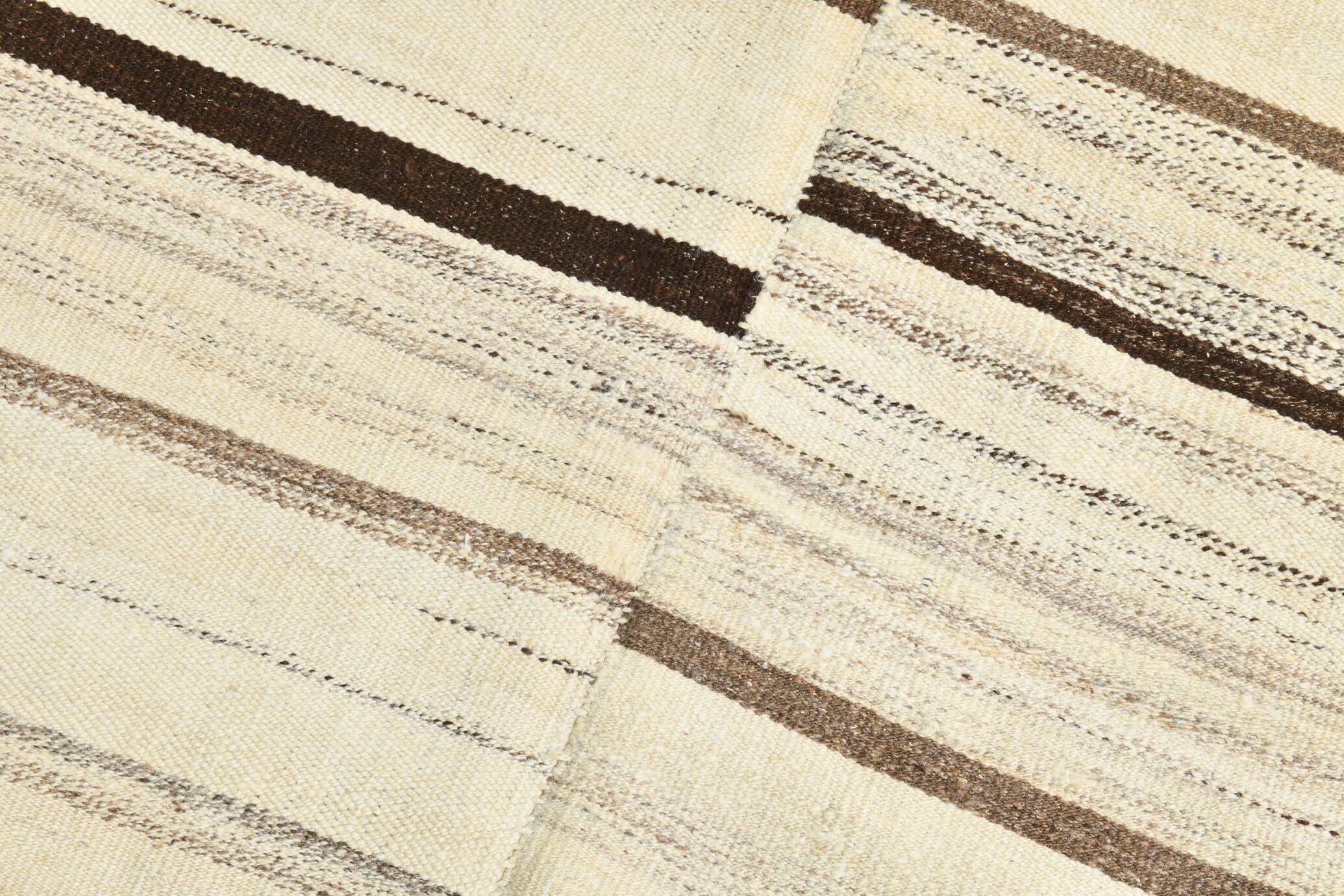 Tapis Kilim rayé crème et marron, 161 x 211 cm