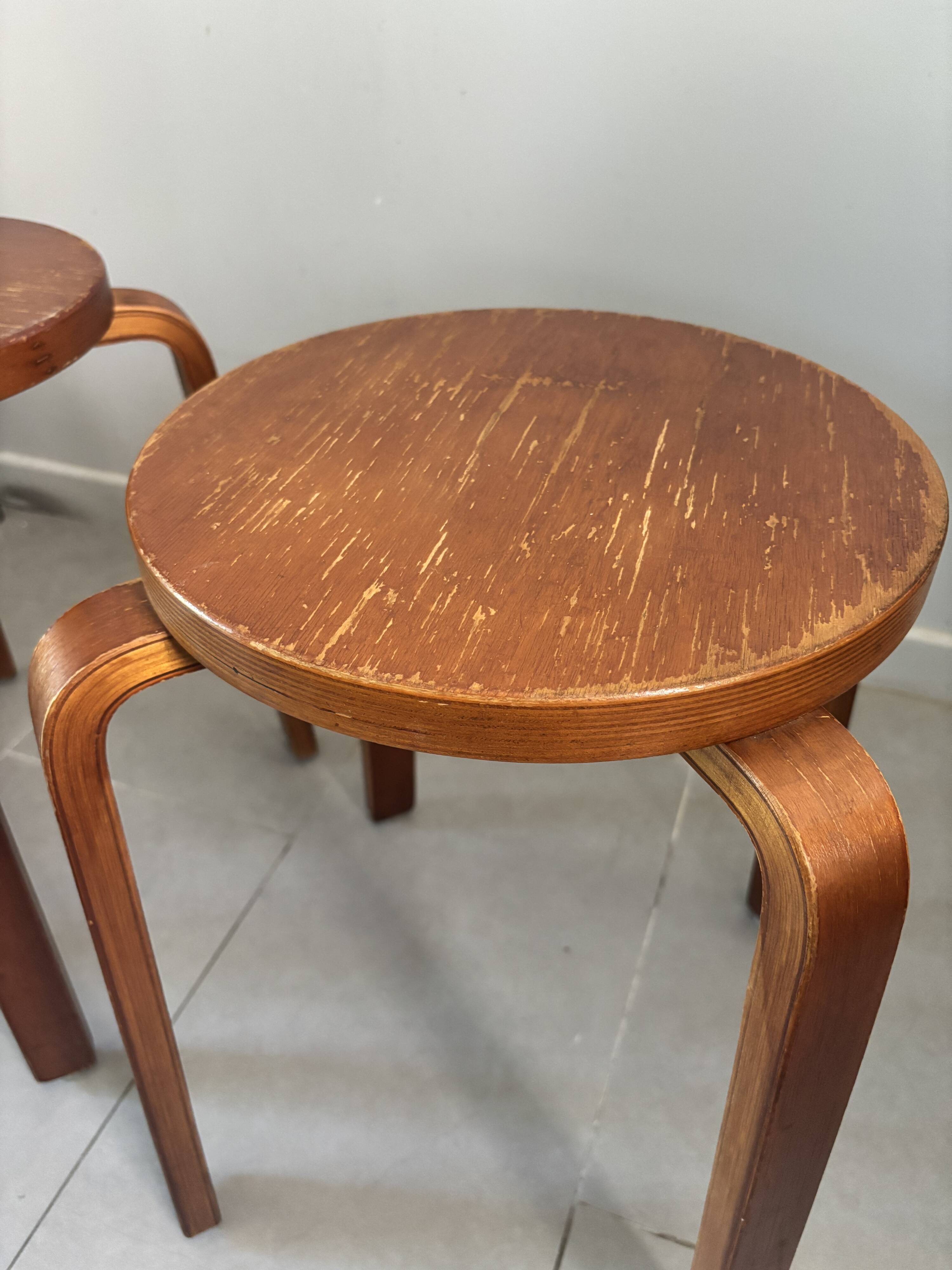 Pair of Artek stools model E60 (rare version with 4 legs), Alvar Aalto