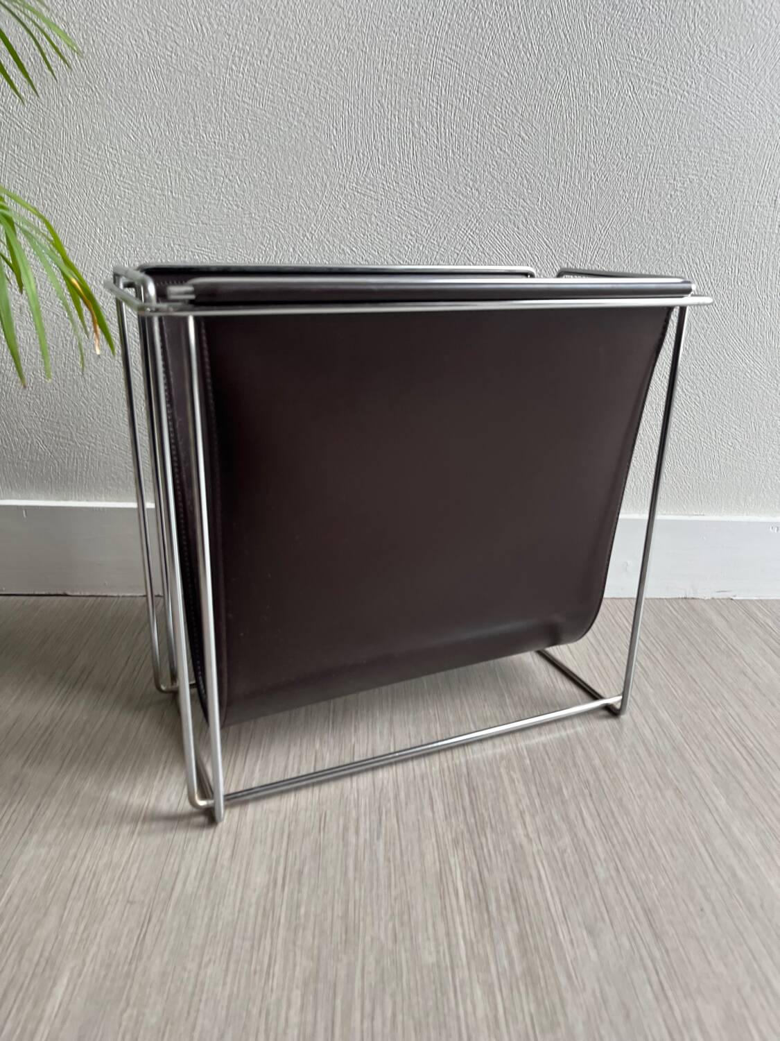 Vintage magazine rack Gérard Rignault published by Group S.A.